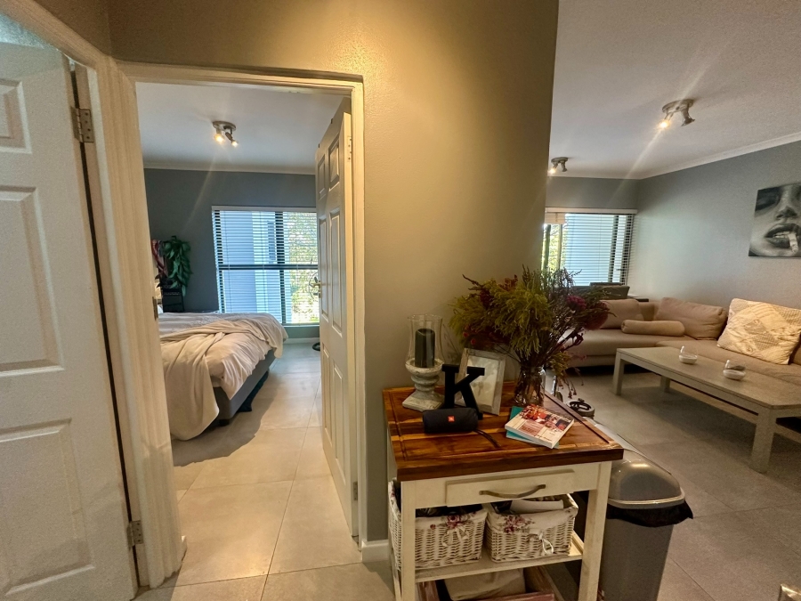 To Let 1 Bedroom Property for Rent in Rondebosch Western Cape
